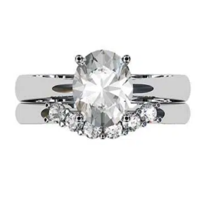 Fitted Claw Set Wedding Ring2