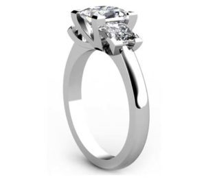 Princess Cut Diamond Three Stone Engagement Ring with V Shaped Design 4 2