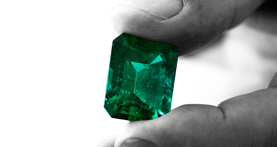 emerald in hand